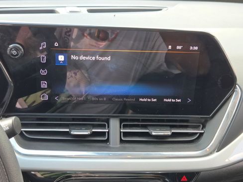 Used 2025 Chevrolet Trax LT image 19