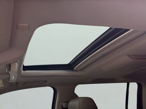 Used 2018 GMC Yukon XL SLT w/ Open Road Package image 23