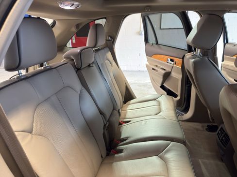 Used 2013 Lincoln MKX Base image 25