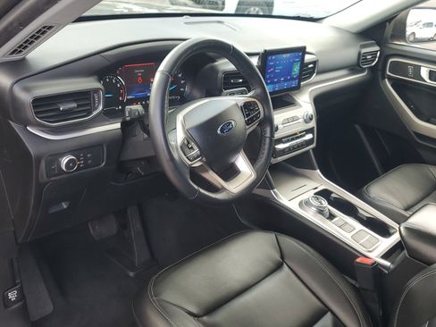 Used 2022 Ford Explorer XLT w/ Equipment Group 202A image 23