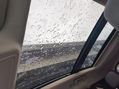 Used 2020 Ford Escape SE image 19