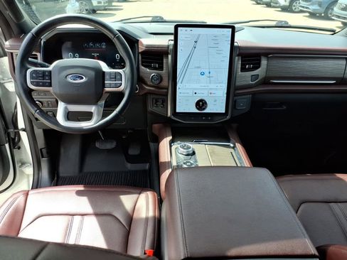 Used 2023 Ford Expedition Limited AWD/4WD image 14