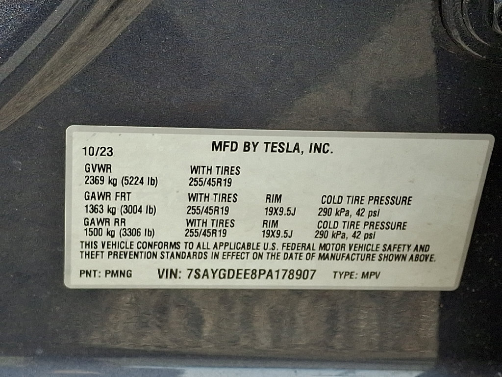 Used 2023 Tesla Model Y Long Range AWD/4WD image 27