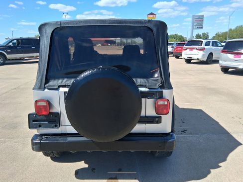Used 2004 Jeep Wrangler X w/ Wheel Plus Group AWD/4WD image 7