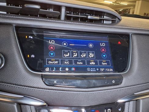 New 2026 Cadillac XT5 Luxury image 18