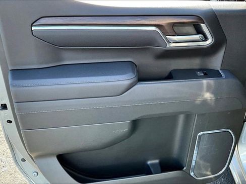 Certified 2025 GMC Sierra 1500 SLT image 14