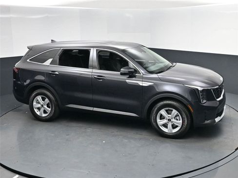 New 2026 Kia Sorento LX image 7
