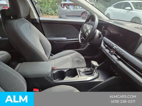 Used 2025 Kia K4 FWD image 19