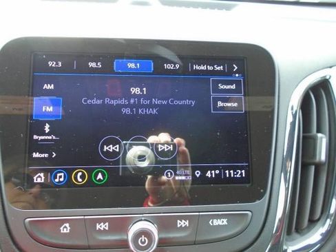 Used 2022 Chevrolet Equinox RS w/ Infotainment Package image 10