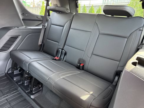 Used 2025 Chevrolet Tahoe High Country AWD/4WD image 34