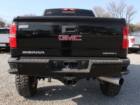 Used 2015 GMC Sierra 2500 Denali w/ Duramax Plus Package image 9
