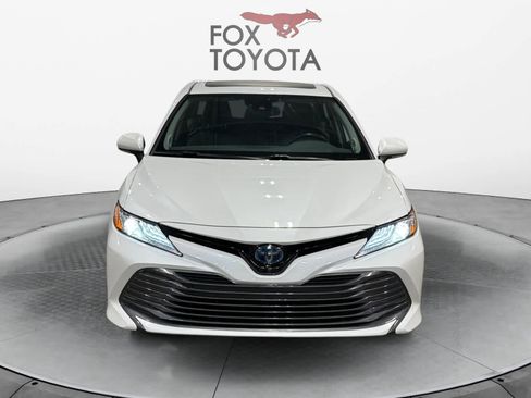 Used 2020 Toyota Camry XLE w/ Sunroof Package image 9
