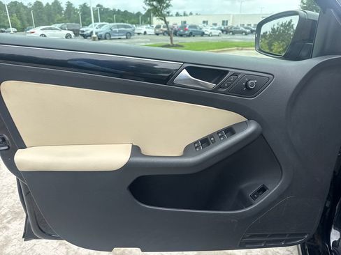 Used 2016 Volkswagen Jetta SEL FWD image 13