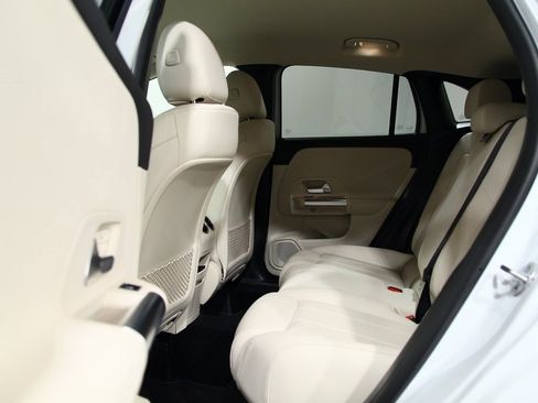 Used 2023 Mercedes-Benz GLA 250 4MATIC image 27