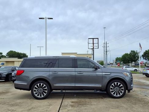 Used 2021 Lincoln Navigator L Reserve w/ Luxury Package AWD/4WD image 21
