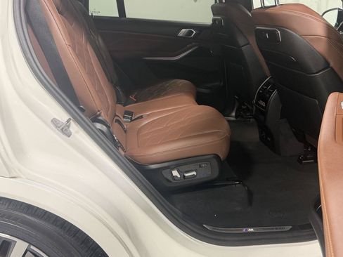 Used 2024 BMW X7 xDrive40i w/ M Sport Package AWD/4WD image 10