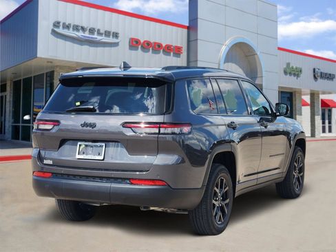 New 2025 Jeep Grand Cherokee L Altitude image 5