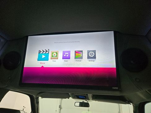 Used 2023 GMC Savana 2500 image 32