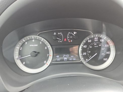 Used 2013 Nissan Sentra SR w/ Premium Pkg FWD image 30