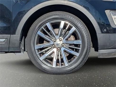 Used 2017 Ford Explorer Platinum image 10