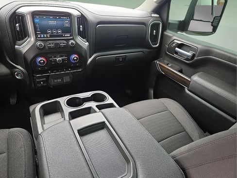 Used 2021 Chevrolet Silverado 2500 LT w/ Convenience Package AWD/4WD image 12