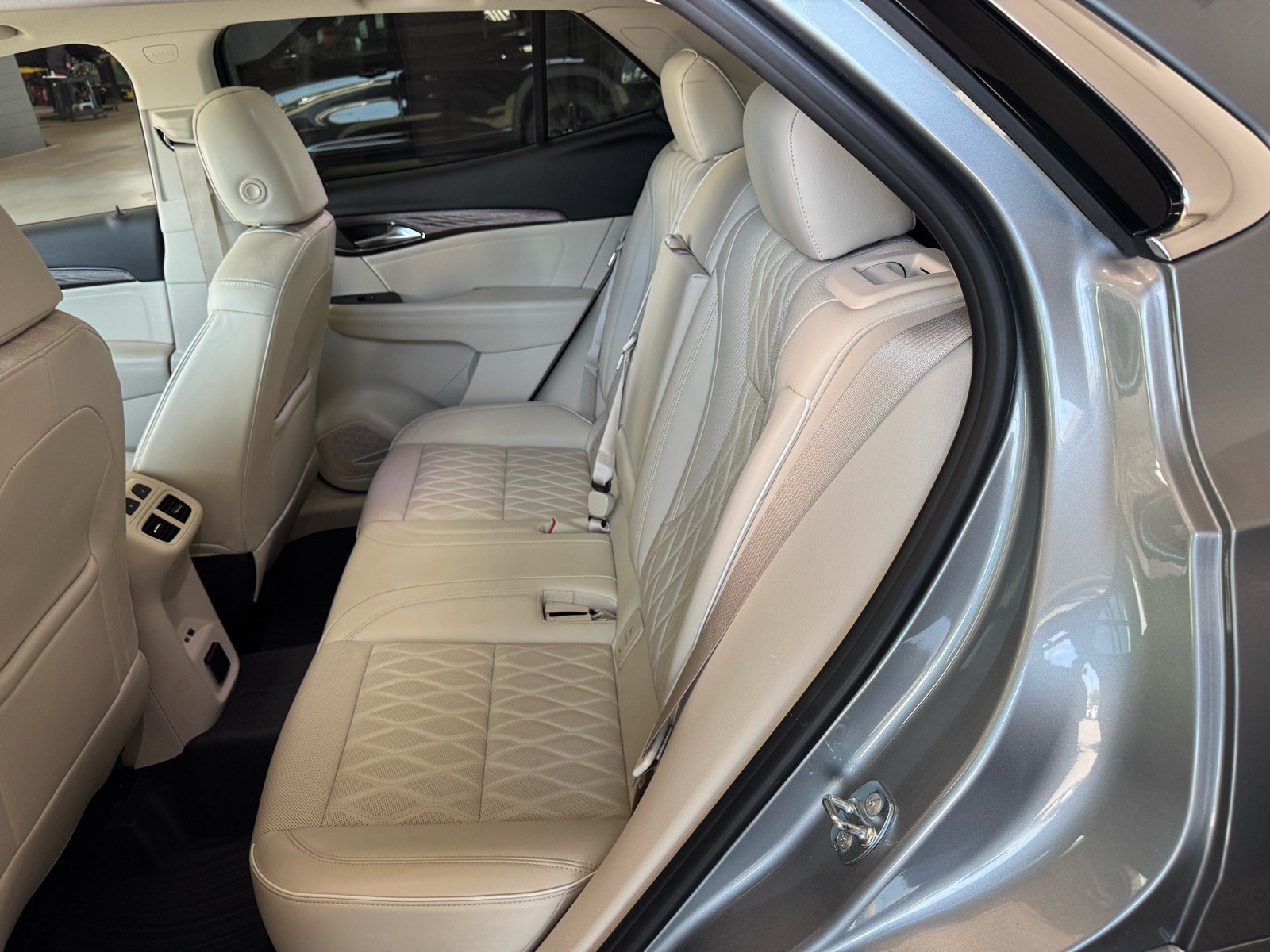 Certified 2023 Buick Envision Avenir AWD/4WD image 11