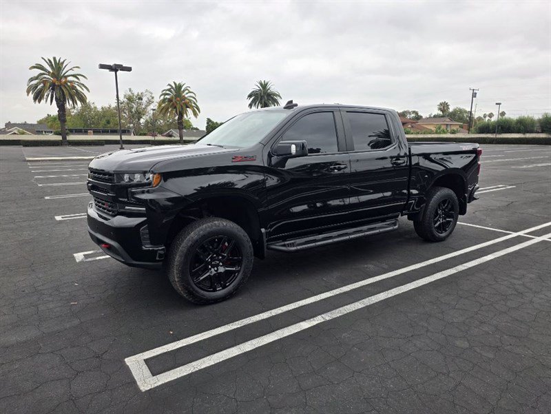 Used 2020 Chevrolet Silverado 1500 LT Trail Boss w/ Midnight Edition AWD/4WD image 1