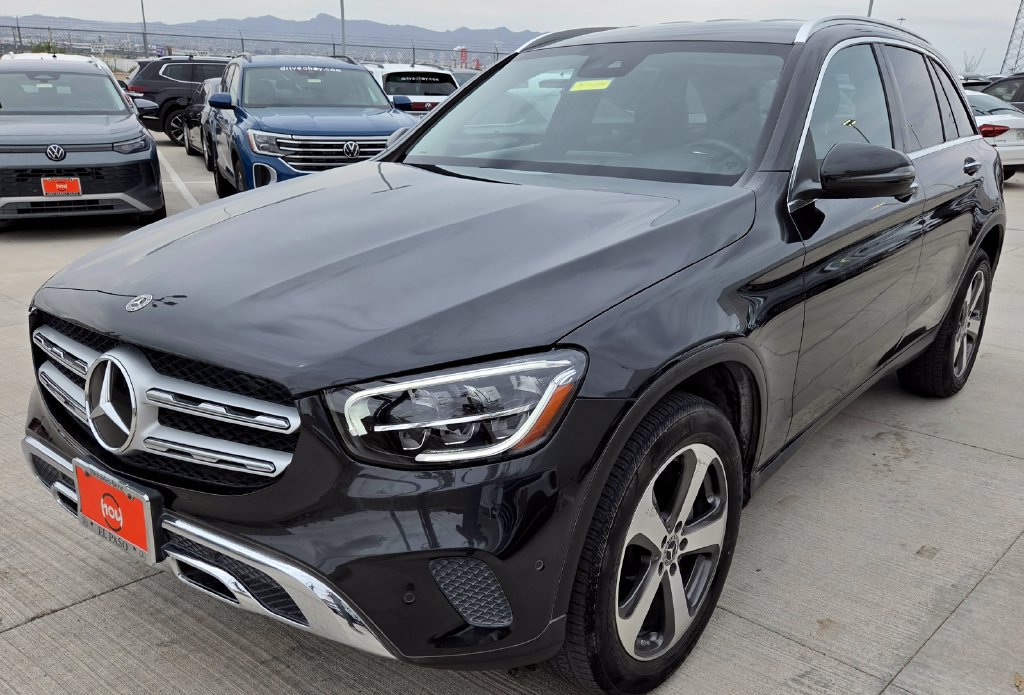Used 2022 Mercedes-Benz GLC 300 image 2