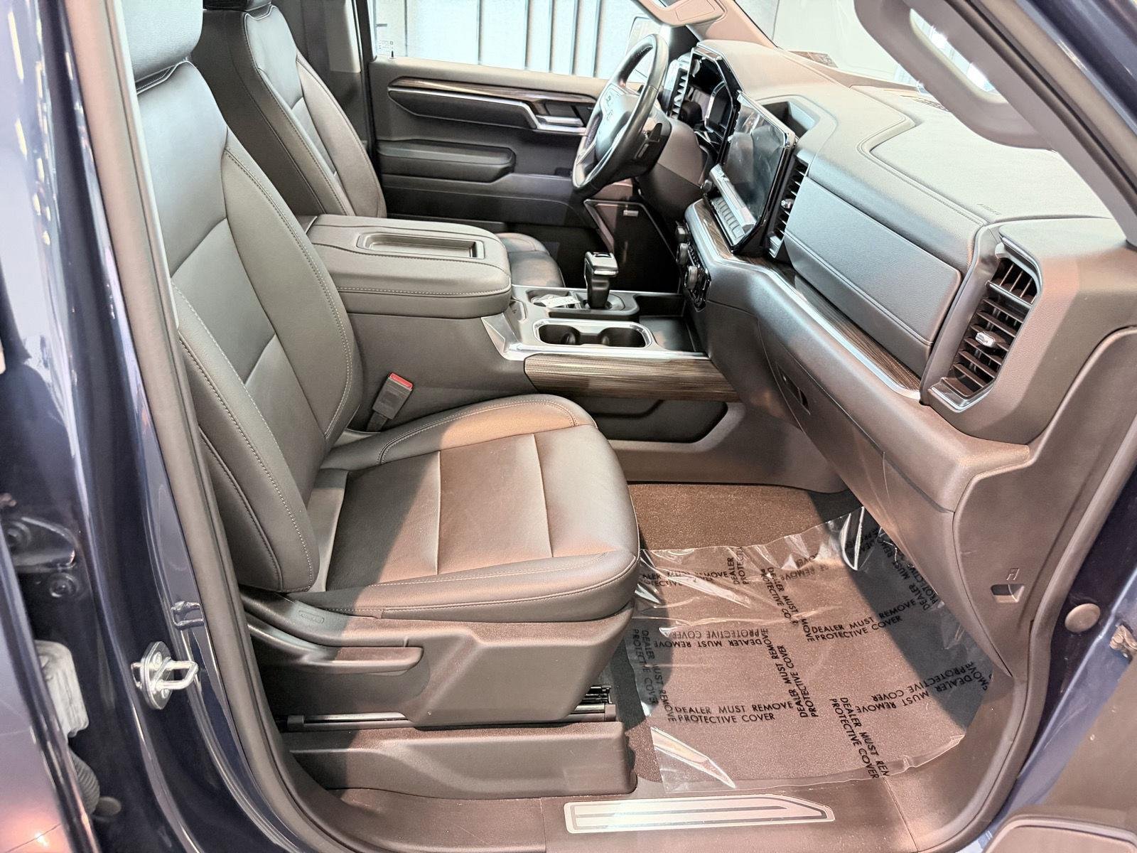 Used 2022 Chevrolet Silverado 1500 LT Trail Boss w/ LT Trail Boss Premium Package AWD/4WD image 31