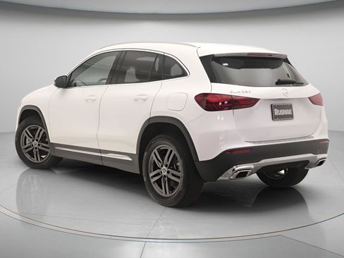 New 2026 Mercedes-Benz GLA 250 image 2