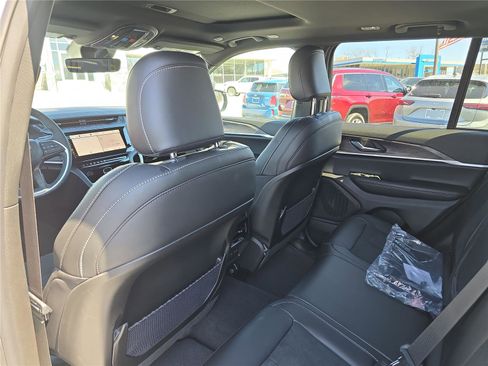 New 2026 Jeep Grand Cherokee Altitude AWD/4WD image 17