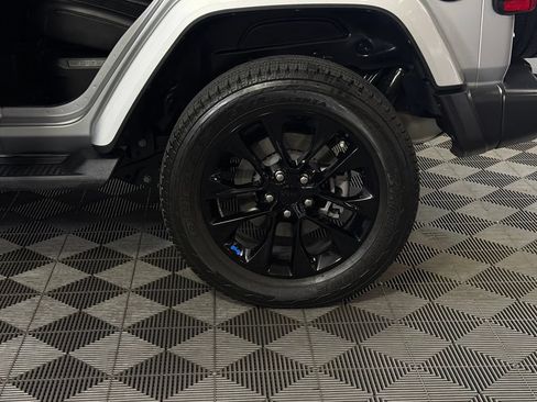 Used 2023 Jeep Wrangler Unlimited Sahara AWD/4WD image 12