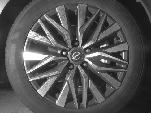 Used 2025 Nissan Altima 2.5 SV FWD image 13