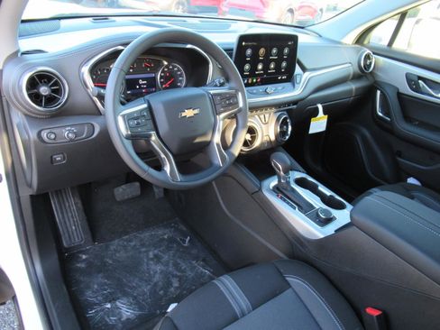 New 2025 Chevrolet Blazer LT image 14