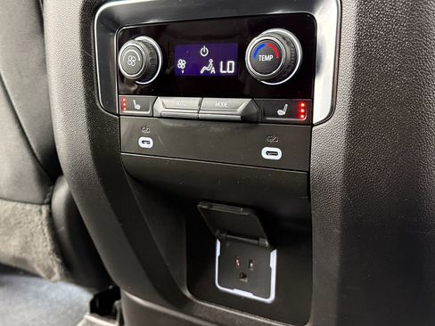 Used 2024 Chevrolet Tahoe High Country image 39