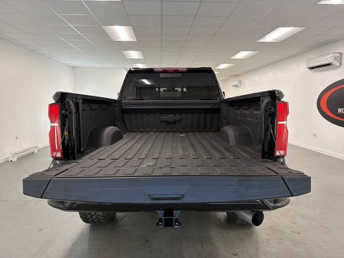 Used 2025 Chevrolet Silverado 2500 High Country w/ Technology Package AWD/4WD image 7