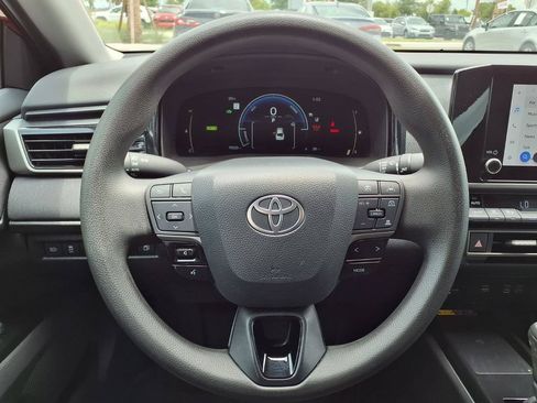 Used 2025 Toyota Camry LE FWD image 28