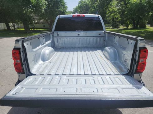Used 2018 Chevrolet Silverado 1500 LT RWD image 9
