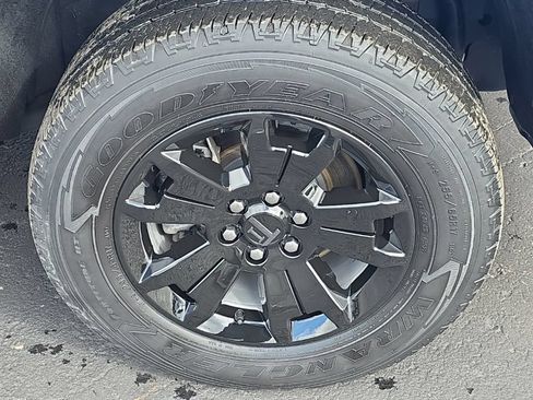 Used 2022 Chevrolet Colorado LT AWD/4WD image 11