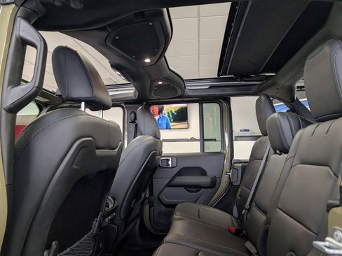 New 2025 Jeep Wrangler Unlimited Rubicon 392 image 18