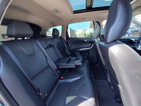 Used 2016 Volvo XC60 T5 Premier image 40
