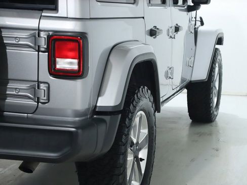 Used 2021 Jeep Wrangler Unlimited Sahara image 50