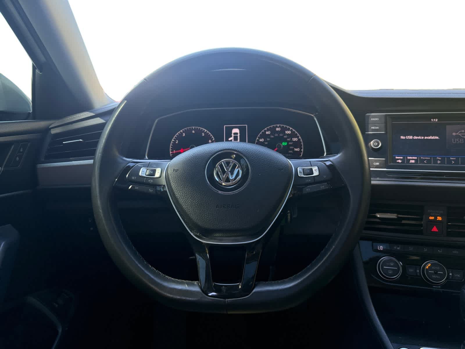 Used 2019 Volkswagen Jetta SE w/ Cold Weather Package FWD image 13