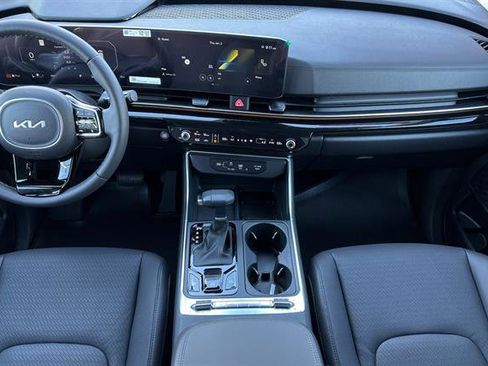 New 2025 Kia Carnival SX Prestige image 15