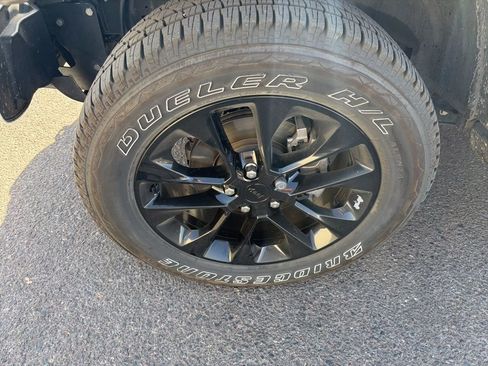 Used 2021 Jeep Wrangler Unlimited Sahara AWD/4WD image 7