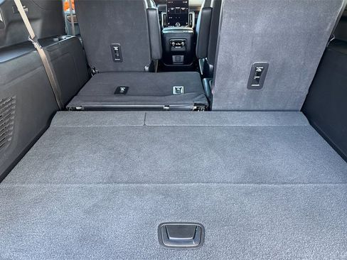 Used 2025 GMC Yukon XL Denali image 22