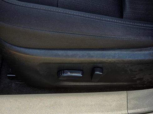 Used 2025 Nissan Altima 2.5 SV FWD image 31