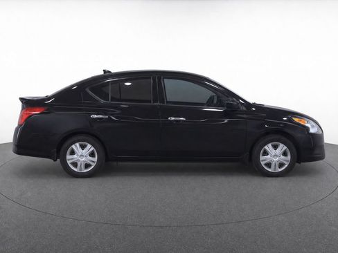 Used 2018 Nissan Versa SV FWD image 11