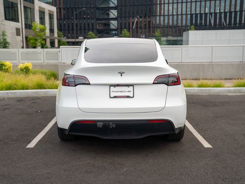 Used 2023 Tesla Model Y Long Range AWD/4WD image 7