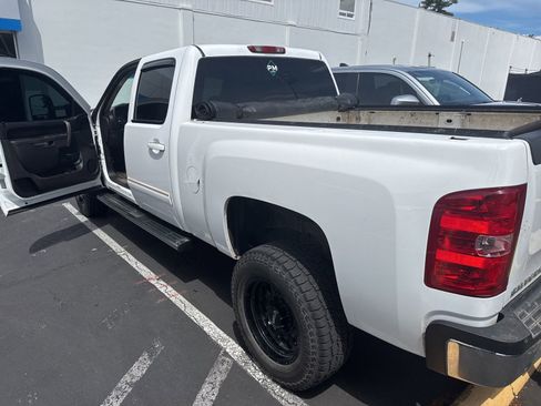 Used 2013 Chevrolet Silverado 2500 LT w/ Z71 Appearance Package AWD/4WD image 15